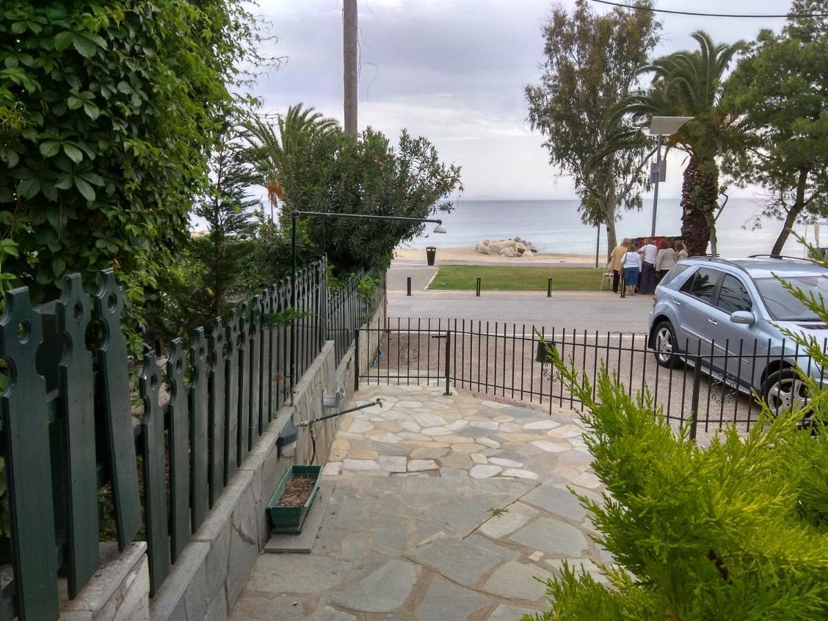 Cute Maisonette No2 On Coastal Sidewalk Nikiti  Dış mekan fotoğraf