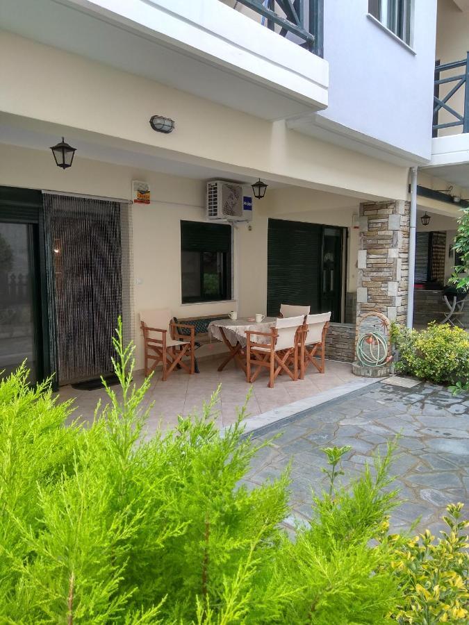 Cute Maisonette No2 On Coastal Sidewalk Nikiti  Dış mekan fotoğraf